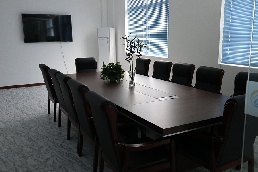 公司会议室.jpg